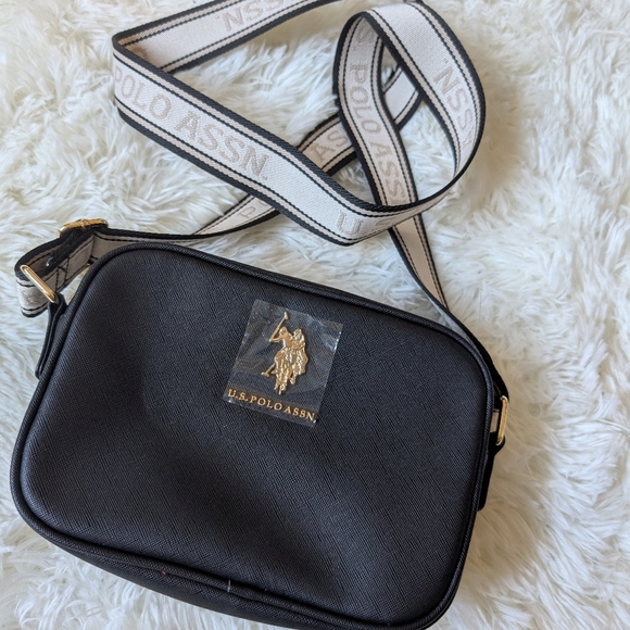 U.S. Polo Assn. Classic Zip Metallic Crossbody Bag - Black - Picture 4 of 11